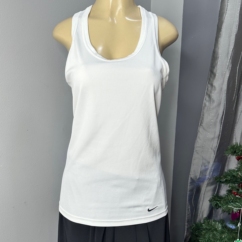 Nike Women’s Dri-Fit Tight Fit Sz M Tank Top White